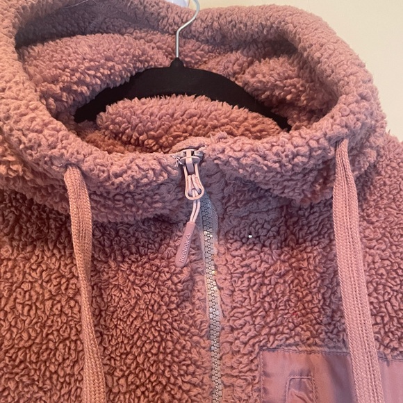 Reebok Women's Pink Fleece Logo Hoodie Zip Jacket Sz Large Cozy Fuzzy Coat - Picture 7 of 15